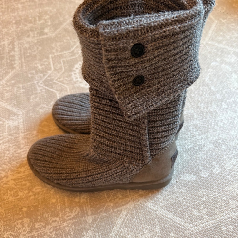 UGG Lattice Cardy Boots Women 7 Grey Knit Button Mid Calf Y2K